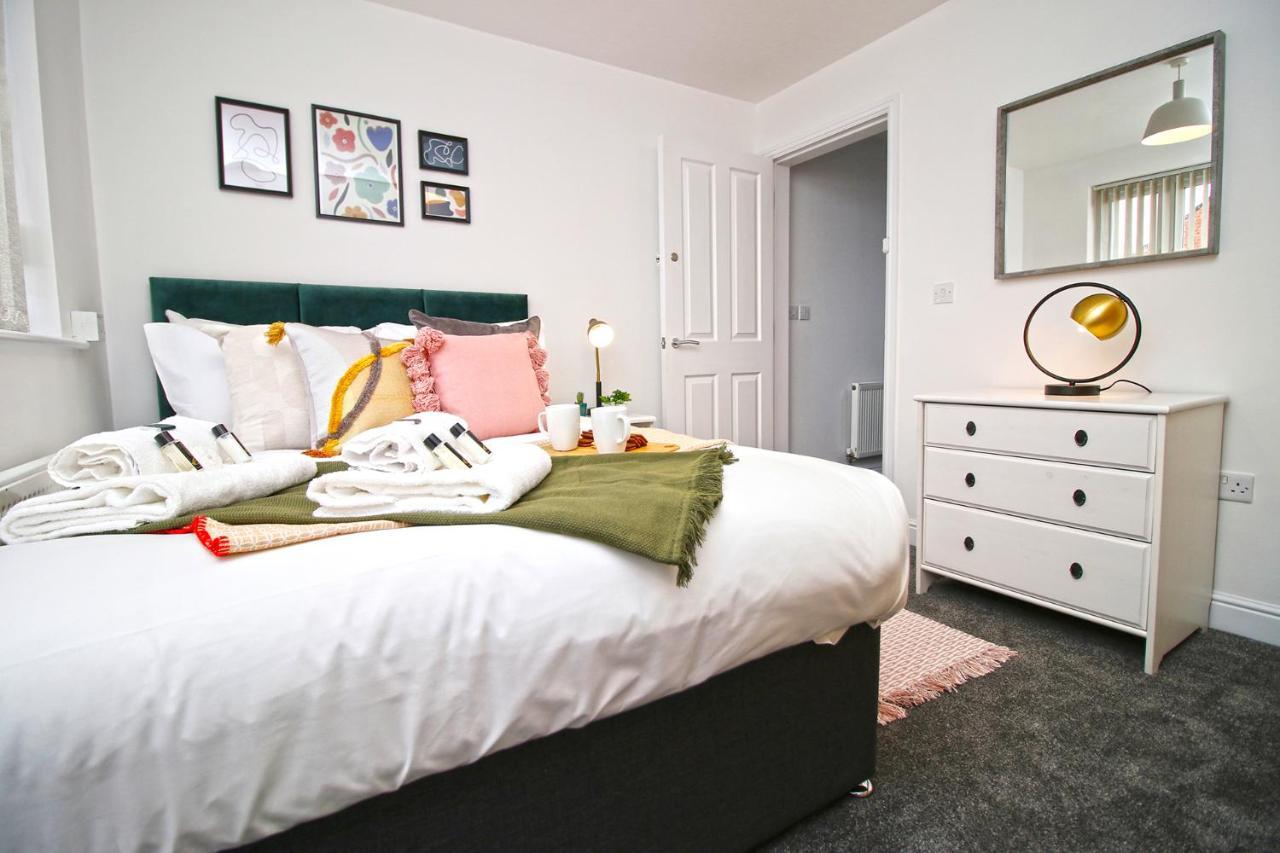 Dock House - 5 Bedroom House - Sleeps 7 ニューポート エクステリア 写真