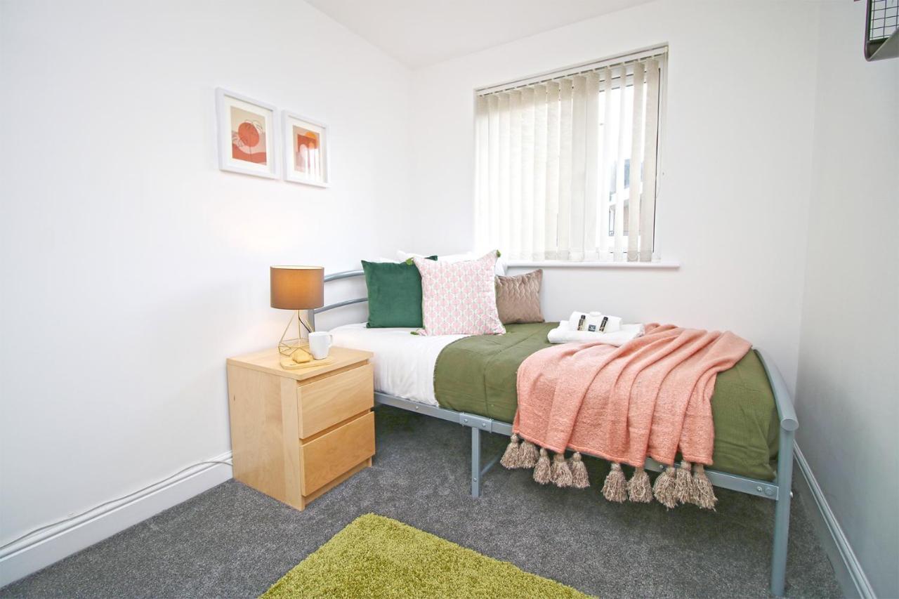 Dock House - 5 Bedroom House - Sleeps 7 ニューポート エクステリア 写真
