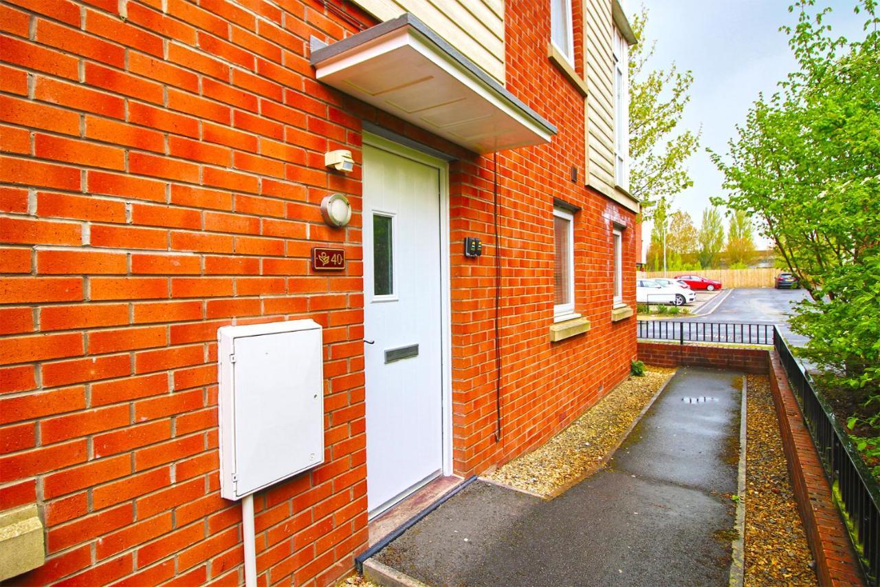 Dock House - 5 Bedroom House - Sleeps 7 ニューポート エクステリア 写真